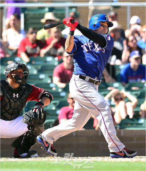 '시즌 100안타' 추신수, 3출루-2득점 맹활약