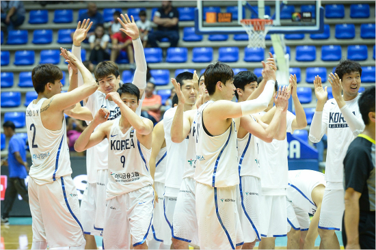 '거침없이 뛰고 쏜다' 韓 남자농구, 빠르고 화려해졌다