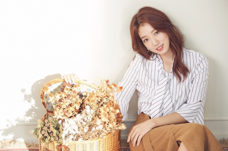 이랜드월드 로엠, 박신혜 가을 화보컷 공개