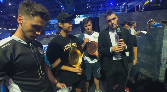 황금 프라이팬의 주인공이 된 '에버모어' 구교민.(사진=배틀그라운드 인비테이셔널 중계 캡처)