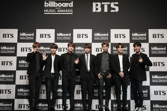 방탄소년단, 9월 18일 컴백…‘사랑에 빠진 청춘’ 노래