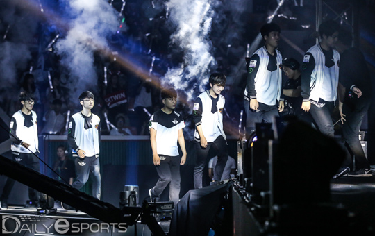 SK텔레콤, 롤챔스 결승서 첫 패배