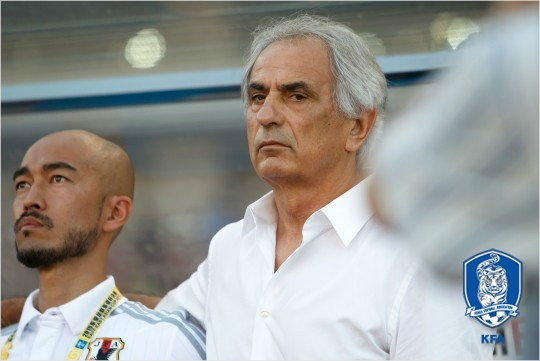 '벼랑 끝 1위' 일본, 사우디 패배에 웃었다