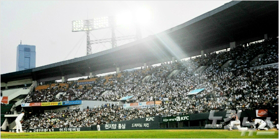 '돈 거래 파문 일파만파' 상식 무너진 프로야구의 위기