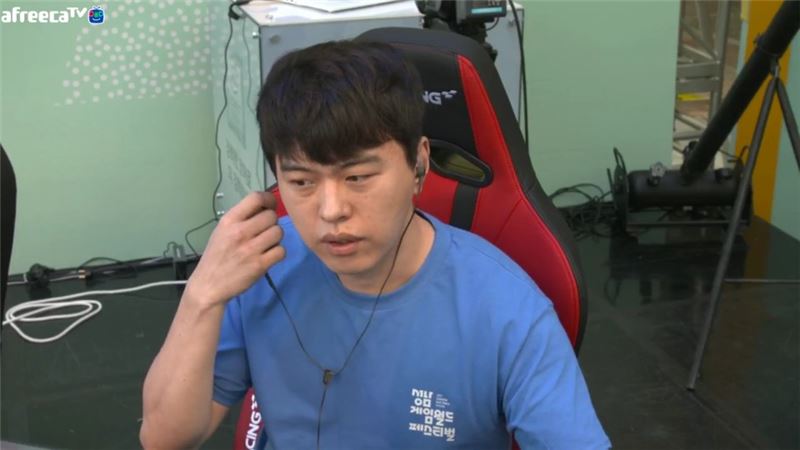 이제동을 2대0으로 격파하고 결승에 오른 송병구(사진=아프리카TV 생중계 화면 캡처).