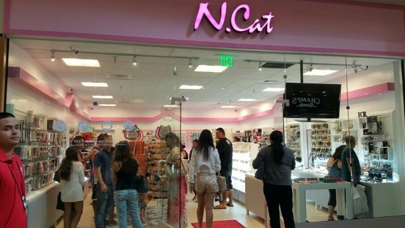 (사진=못된고양이 하와이 1호점 매장)