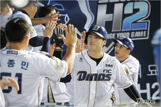 니퍼트는 깨졌지만 '미러클 두산'이 깨어났다