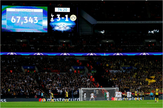 '6만7천 관중의 기립 박수' 손흥민 "감동적이었다"