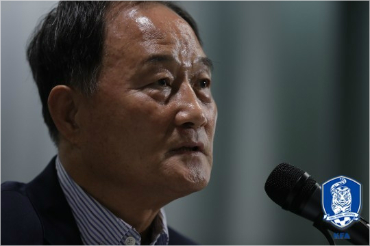 '사면초가' 축구협회, 비틀대는 한국축구