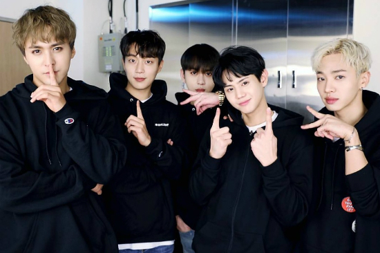 하이라이트, 10월 16일 데뷔 8주년 기념 앨범 발매