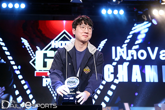 이신형 'GSL 시즌3의 황제'로 우뚝 섰다