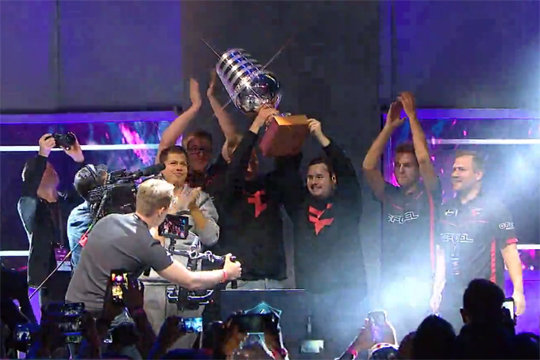 ESL One: 뉴욕서 우승한 페이즈 클랜.(사진=ESL 중계 캡처)