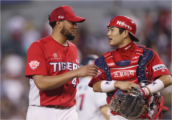 무패 헥터 vs 천적 장원준…운명의 웅쟁호투