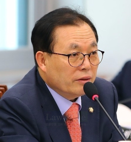 자유한국당 원전특위위원장 이채익 국회의원.