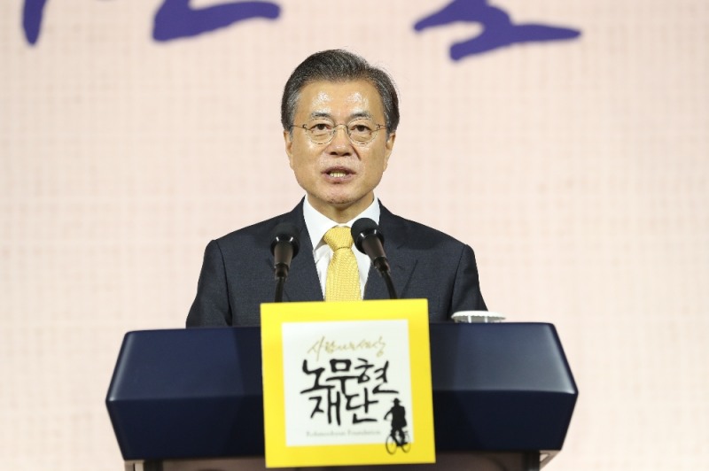 문재인 대통령이 26일 서울 영등포구 63컨벤션센터에서 열린 10.4 남북정상선언 10주년 기념식에서 축사를 하고 있다. (사진=뉴시스)