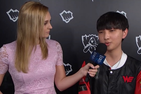 월드 엘리트의 미드 라이너 'xiye' 수한웨이. (사진=롤드컵 중계 캡처)