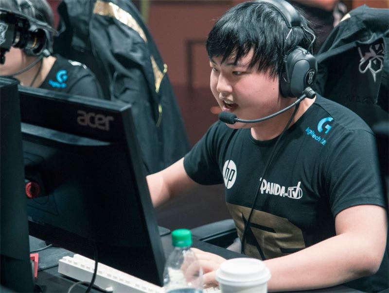 다킬 순위 1위를 달리고 있는 로얄 네버 기브업의 지안지하오.