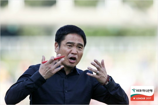 부산 조진호 감독, 급성 심장마비로 사망