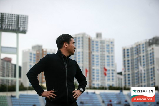 "성적, 또 성적" 스트레스에 시달리는 극한직업 '감독'