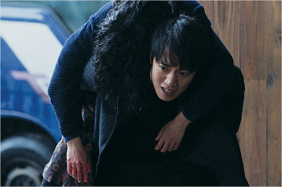 모성애 VS 현실성…'희생부활자'가 던진 승부수