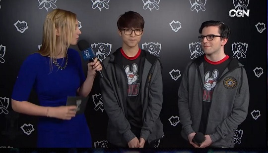 미스피츠의 원거리 딜러 'Hans Sama' 스티븐 리브(왼쪽)와 정글러 'Maxlore' 누바르 사라피안. (사진=롤드컵 중계 캡처)