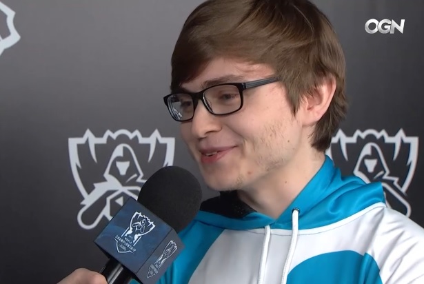 클라우드 나인의 원거리 딜러 'Sneaky' 자카리 스쿠데리(사진=OGN 생중계 화면 캡처).