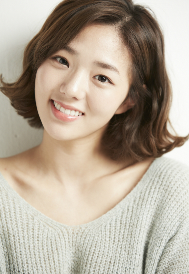 채수빈, 現 소속사 토인엔터와 재계약