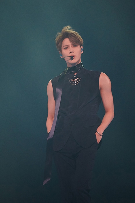 美 빌보드 “샤이니 태민, ‘MOVE’로 돌아왔다” 솔로 컴백 조명