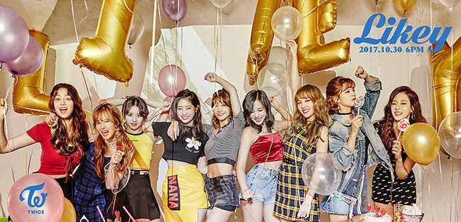 트와이스, 신곡 'LIKEY' 단체 이미지 첫 공개...오리콘 차트 정상 겹경사