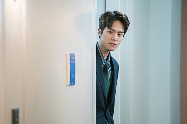 공명, ‘변혁의 사랑' 일촉즉발 순간 포착...'긴장감 고조'