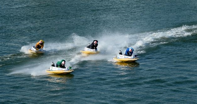 경정 선두들의 경기 모습. (사진=경정운영본부)