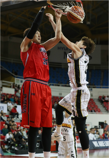 "뒤는 신경 쓰지마" 이종현에게 필요한 것은 자신감