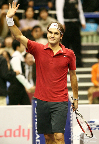 '황제' 페더러, 2년 연속 브랜드 가치 1위…르브론 2위