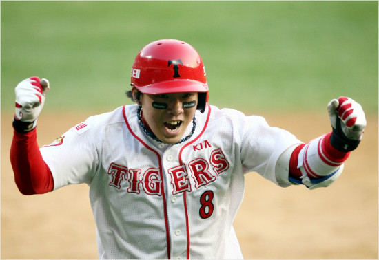 안치홍은 KBO 역사에 단 1명뿐인 KS 기록 보유자다