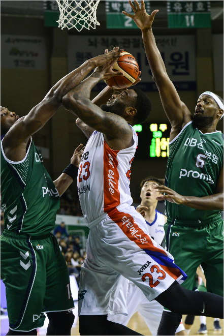 '필리핀서 34.8득점' 전자랜드, 작은 장신 브라운 영입 승부수