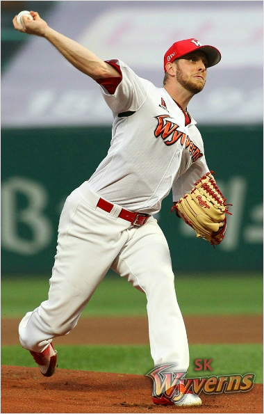 SK, 에이스 켈리-'31홈런' 로맥과 재계약