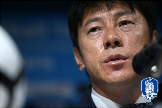 신태용 감독은 영웅의 아름다운 퇴장을 기원하는 동시에 40세가 되는 이동국의 국제무대 경쟁력도 고려해 대표팀 명단에서 제외했다고 솔직하게 밝혔다.(사진=대한축구협회 제공)