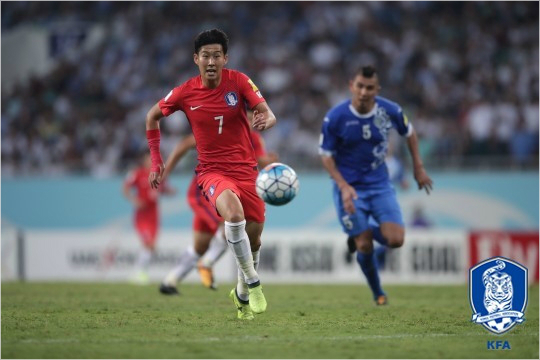 신태용 감독은 소속팀에서 최전방 공격수도 소화하는 손흥민을 대표팀에서도 측면 공격이 아닌 최전방 공격수로도 활용할 계획이다.(사진=대한축구협회 제공)