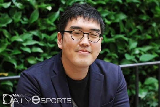 [People] 'The First Imported Korean Coach ' In-chul Lee Comments on SEA and Wild Card