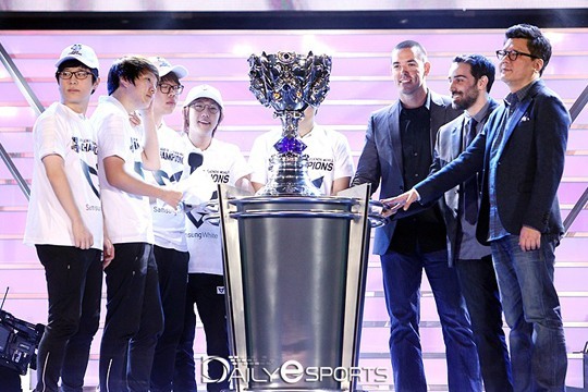 한국에서 열린 2015년 롤드컵에서 우승한 삼성 갤럭시 화이트.