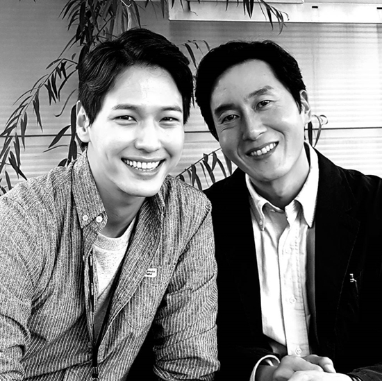tvN 월화드라마 '아르곤'에 같이 출연했던 배우 지일주와 故 김주혁 (사진=지일주 인스타그램)