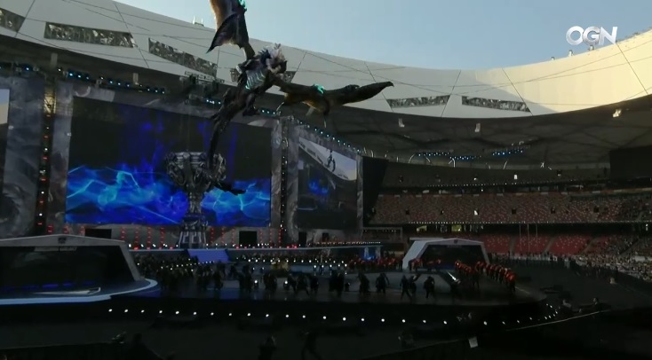 증강 현실로 구현된 드래곤(사진=OGN 생중계 화면 캡처).