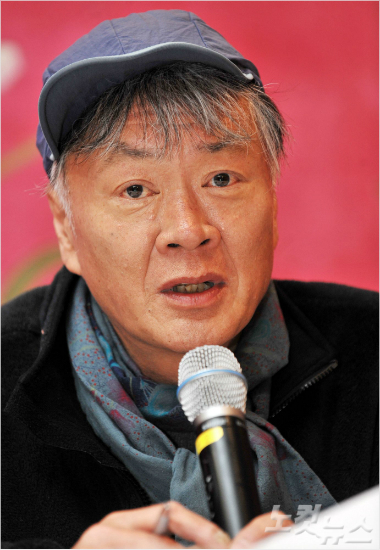 영화 '남한산성'의 원작인 소설 '남한산성'의 김훈 작가. (사진=자료사진)