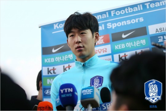 현재 아시아 최고의 축구선수로 평가받는 손흥민이지만 소속팀과 달리 대표팀에서의 부진한 활약은 분명 개선되어야 할 부분으로 지적됐다.(사진=대한축구협회 제공)