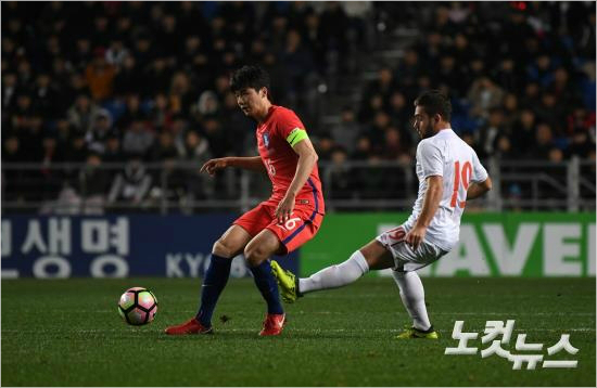 주장으로서 묵직한 존재감을 보여준 기성용. (이한형 기자)