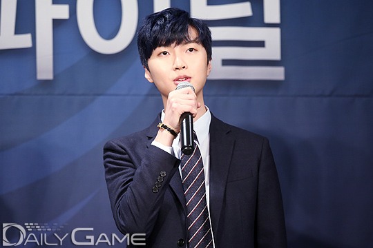 마인크래프트 리그를 진행할 넘버원 크리에이터 '악어' 진동민.