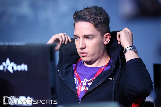 '크라니쉬' 백학준을 제압하고 4강에 오른 'Orange' 존 웨스트버그.