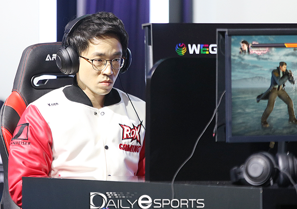 4강에 안착한 '무릎' 배재민.