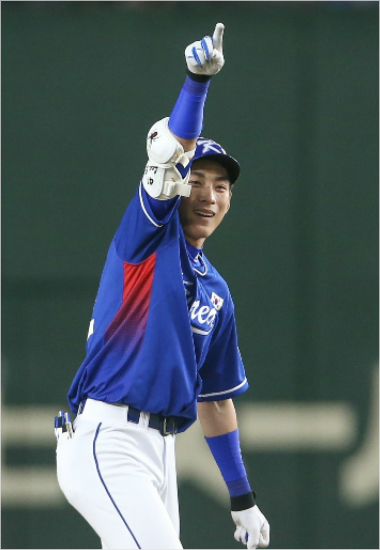 이정후는 16일 일본과 1차전에서도 2타점 2루타를 때려내며 중심 타자로 제몫을 해냈다.(도쿄돔=KBO)