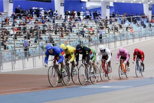 경륜 선두들의 경기모습. (사진=경륜운영본부)